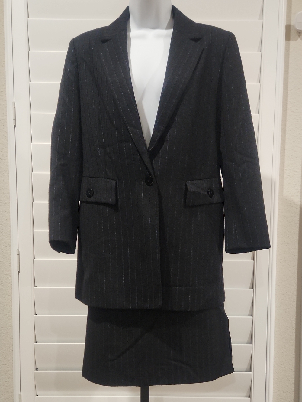 Dana Buchman Suit